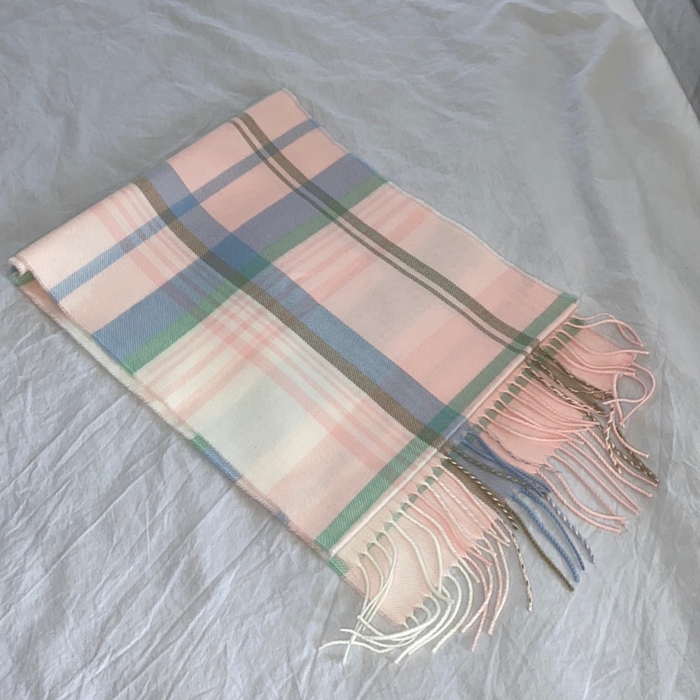 NWOT- 100% cashmere pashmina like scarf